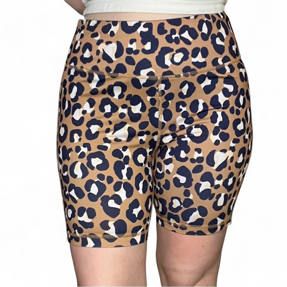 Cabana by crown and Ivy brown Leopard print biker shorts size large - Picture 1 of 7